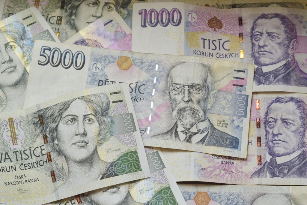 Při využívání finančních služeb nebankovních společností je opatrnost namístě.